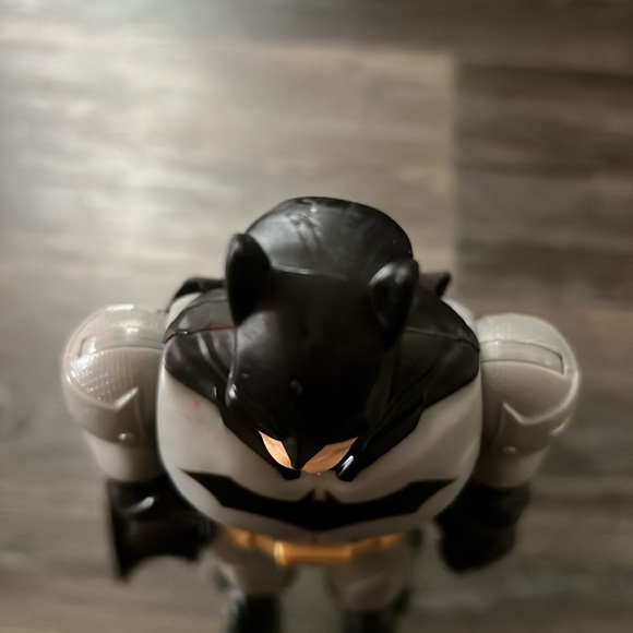 ☘️2/$25☘️ DC comics Batman 12 inch figure. - Picture 6 of 13